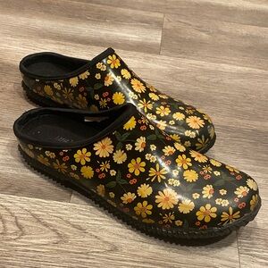 Floral Women's Clogs by Western Chief
